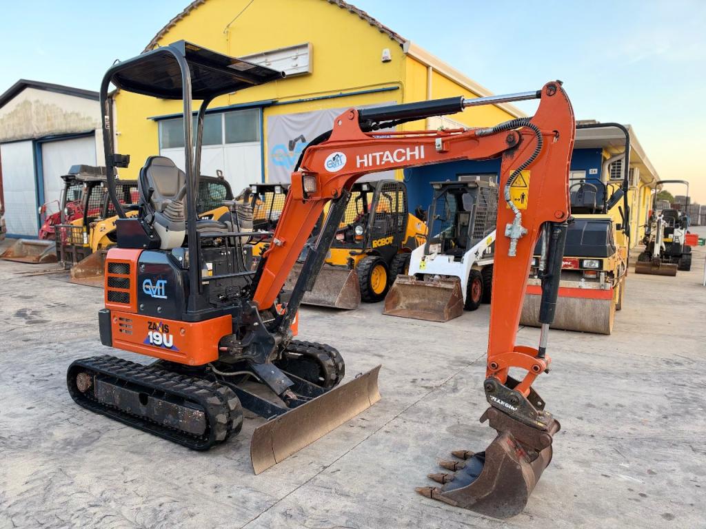 Hitachi ZX19U-6 Photo 3