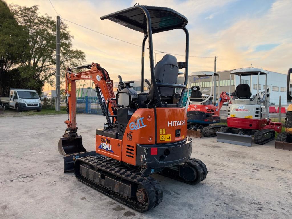 Hitachi ZX19U-6 Photo 5