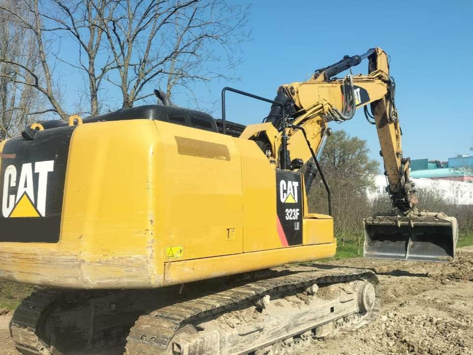 Caterpillar 323F Photo 3