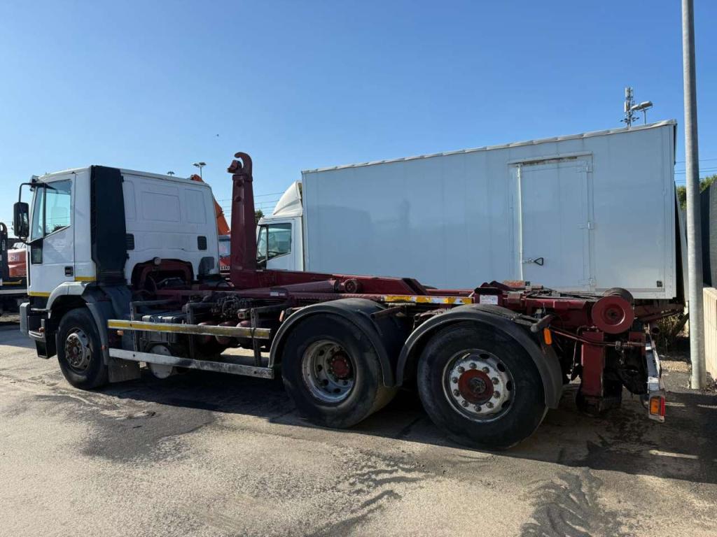 Iveco EuroTech Cursor Photo 2