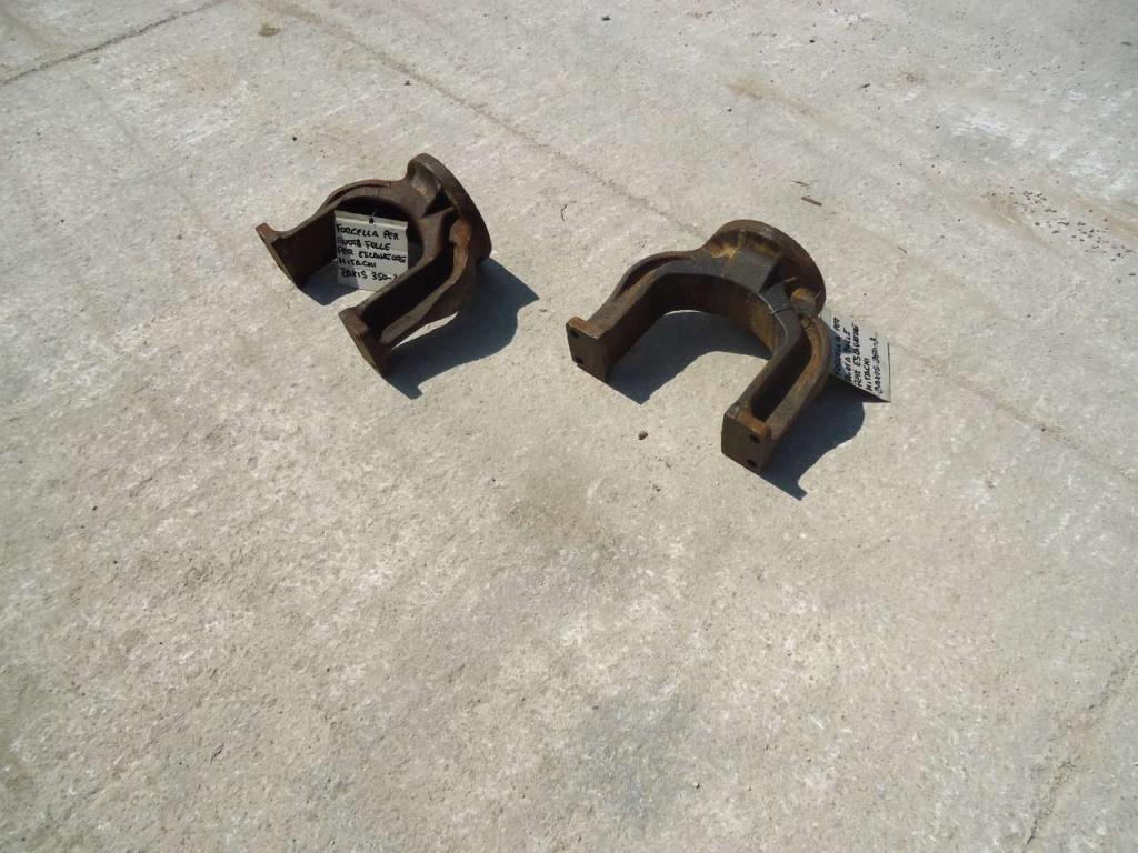 Idler wheel fork for Hitachi ZAXIS 350.3 Photo 2