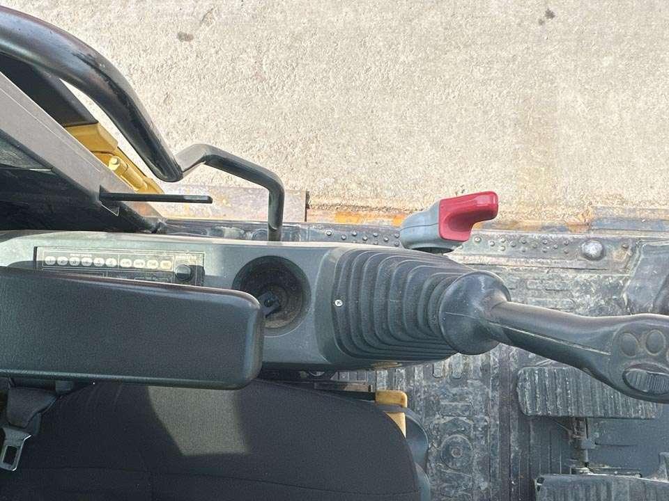 Komatsu PC210NLC Photo 19