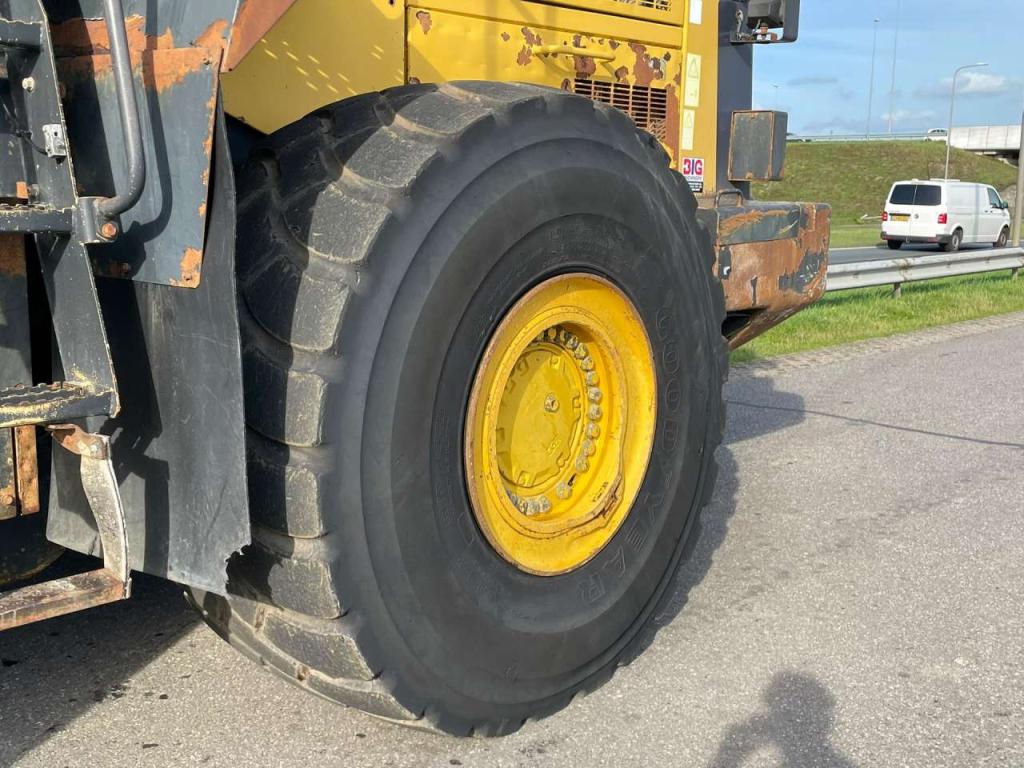 Komatsu WA500-6 Photo 13