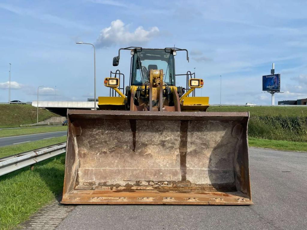 Komatsu WA500-6 Photo 8