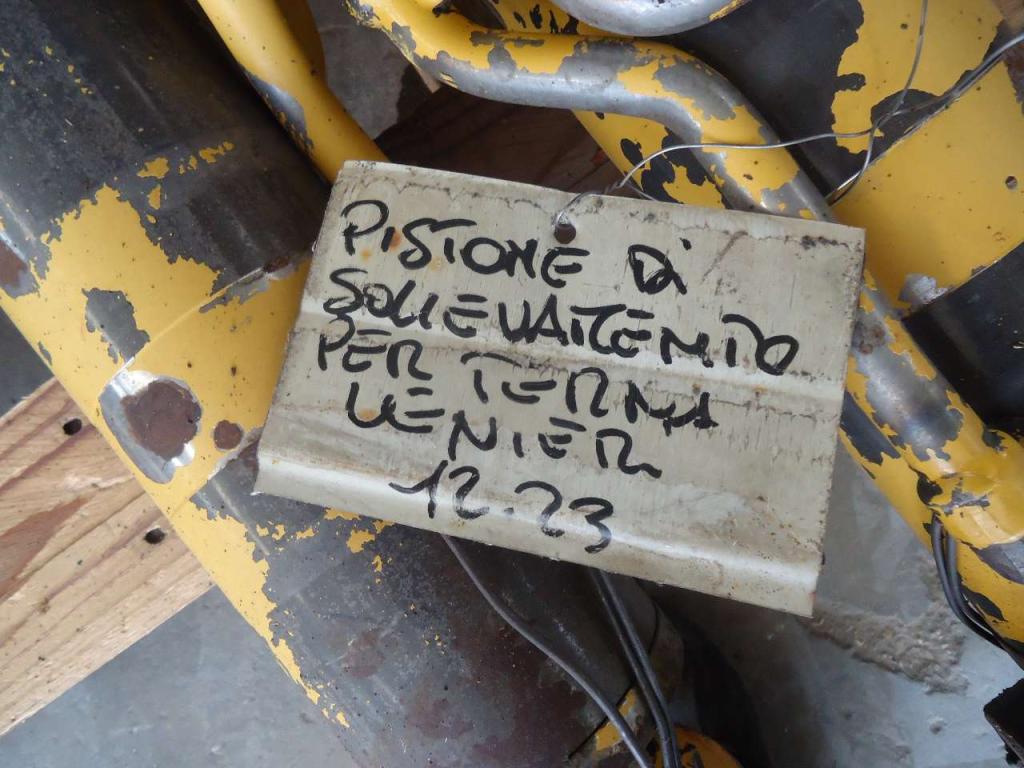 Lifting piston for Venieri 12.23 Photo 4
