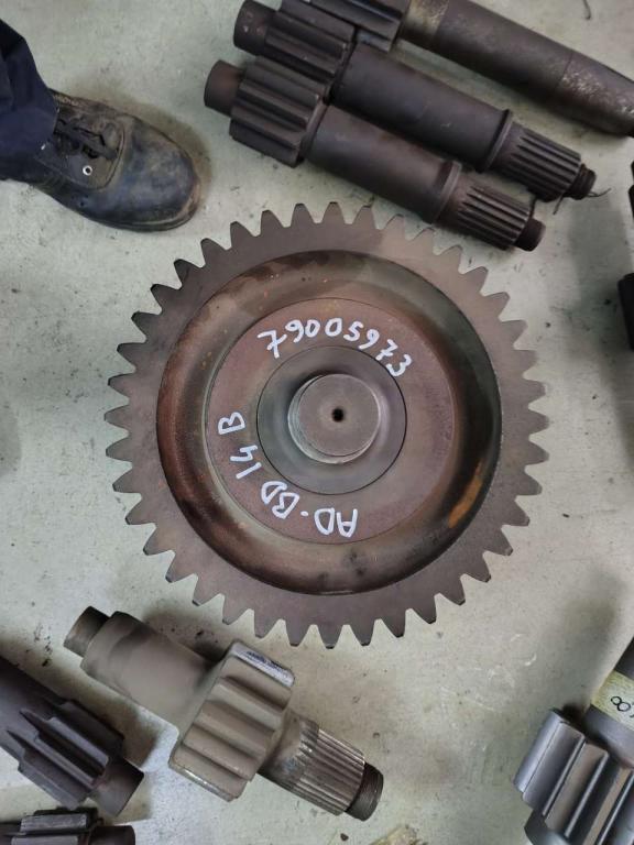 Other earthmoving spare parts / other Photo 14