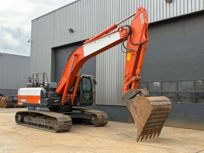 Hitachi ZX250-6 sold by Big Machinery