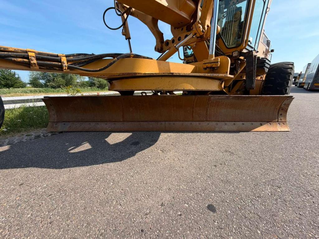 Caterpillar 140H Photo 17