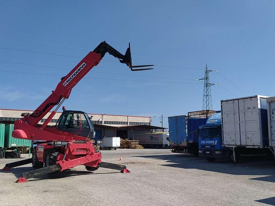 Manitou MRT 2150 Photo 1