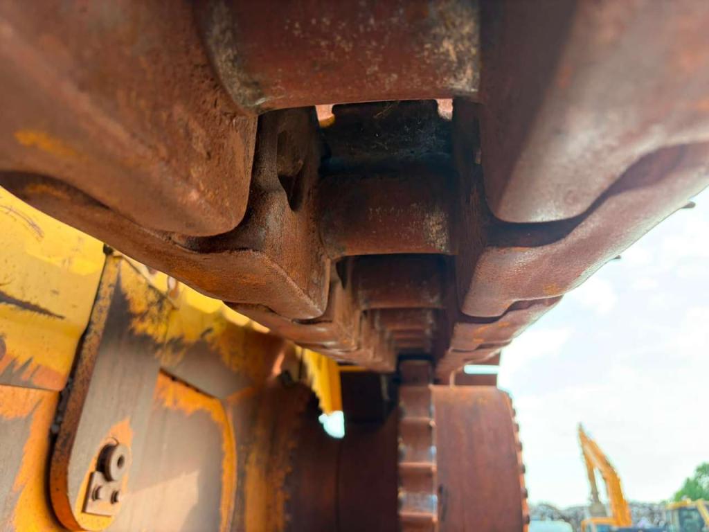 Caterpillar D8T Photo 13