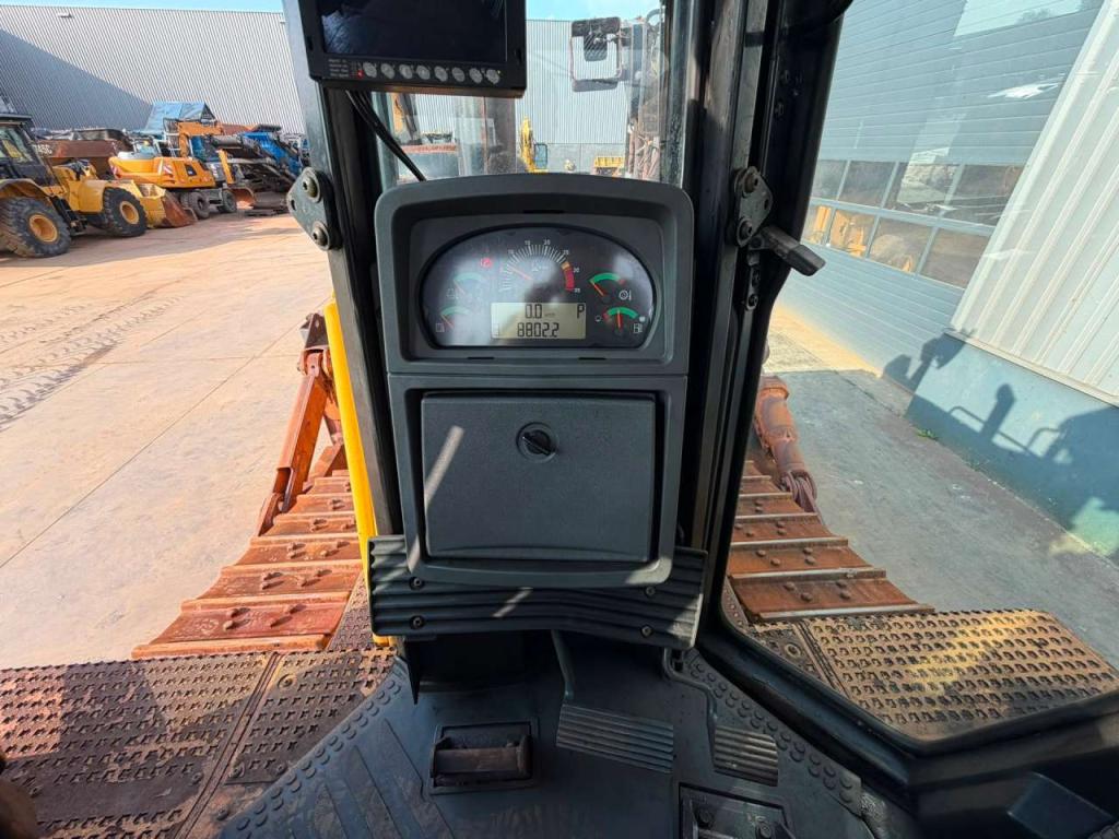 Caterpillar D8T Photo 20