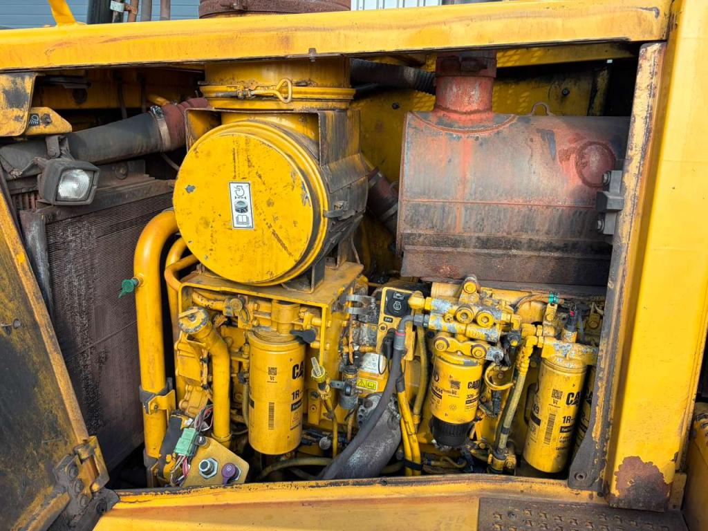 Caterpillar D8T Photo 28