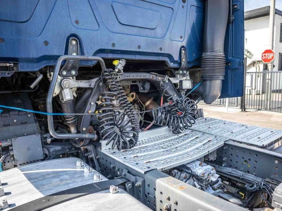 Mercedes-Benz ACTROS 1848 LS Photo 5