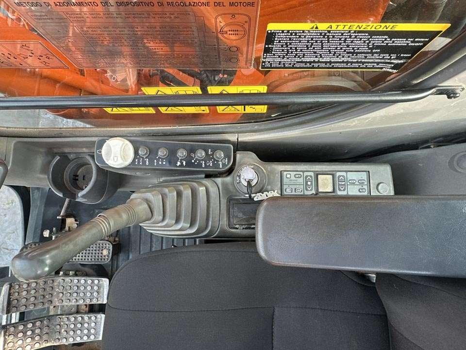 Hitachi ZX180 LCN - Crawler excavator for sale in Cuneo by
