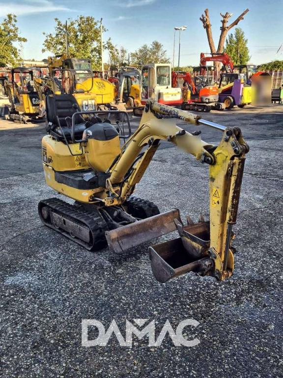 Komatsu PC09 Photo 1