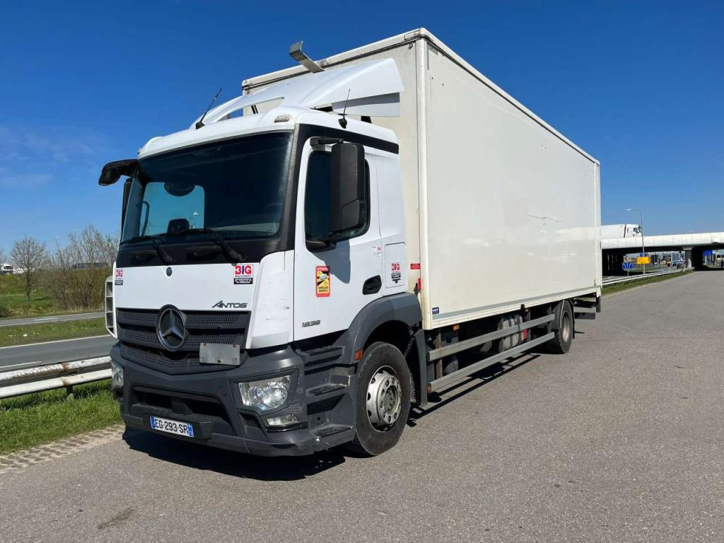 Mercedes-Benz Antos 1836 4x2 Closed Box, double floor Photo 1