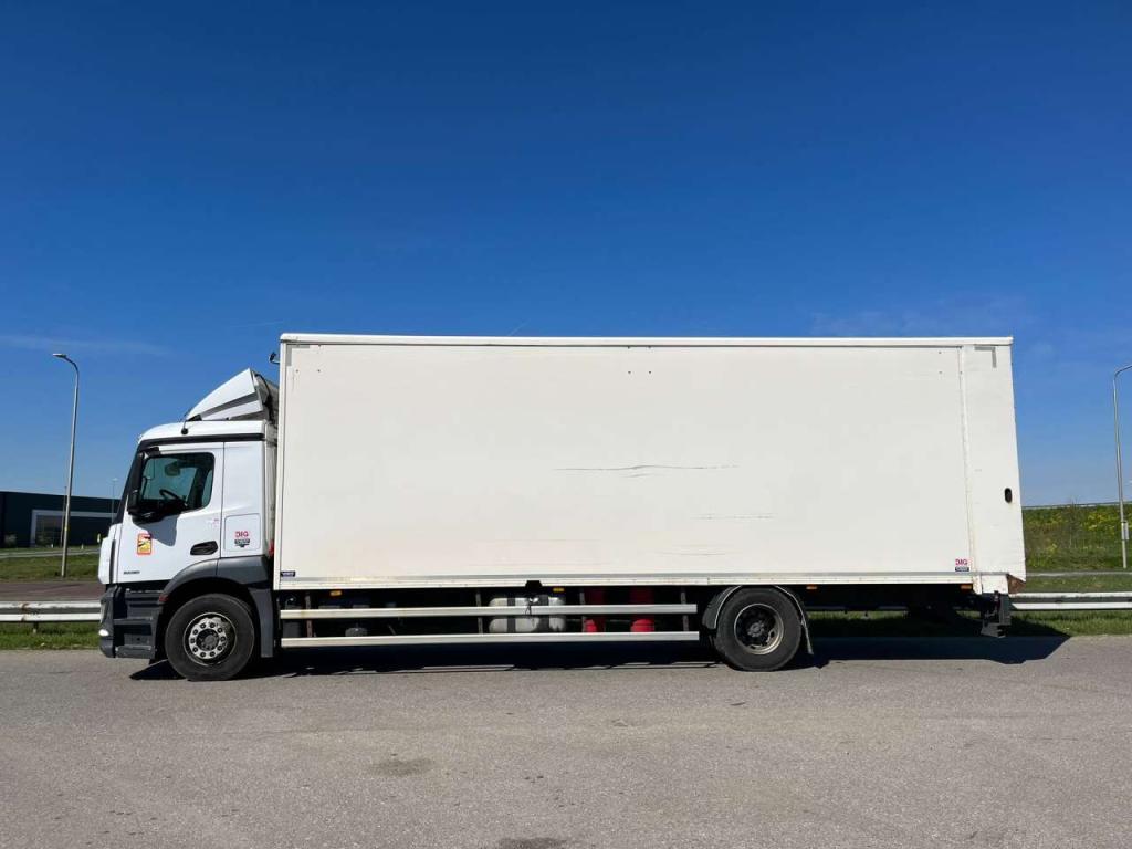 Mercedes-Benz Antos 1836 4x2 Closed Box, double floor Photo 2