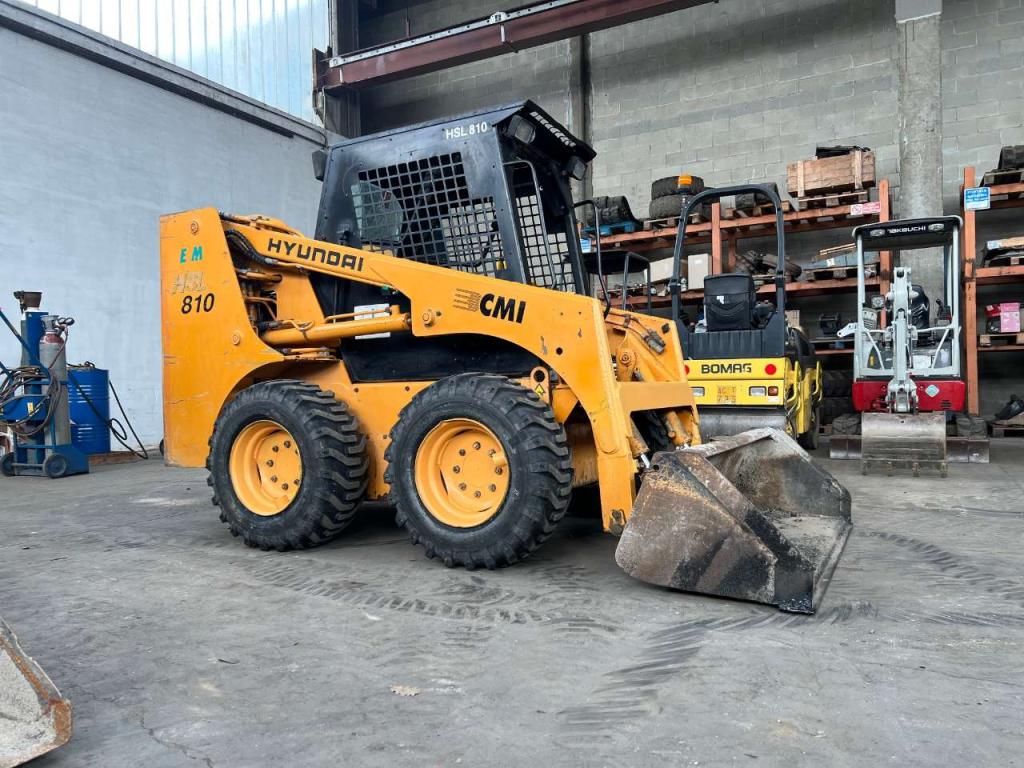 Hyundai 810HSL Photo 2