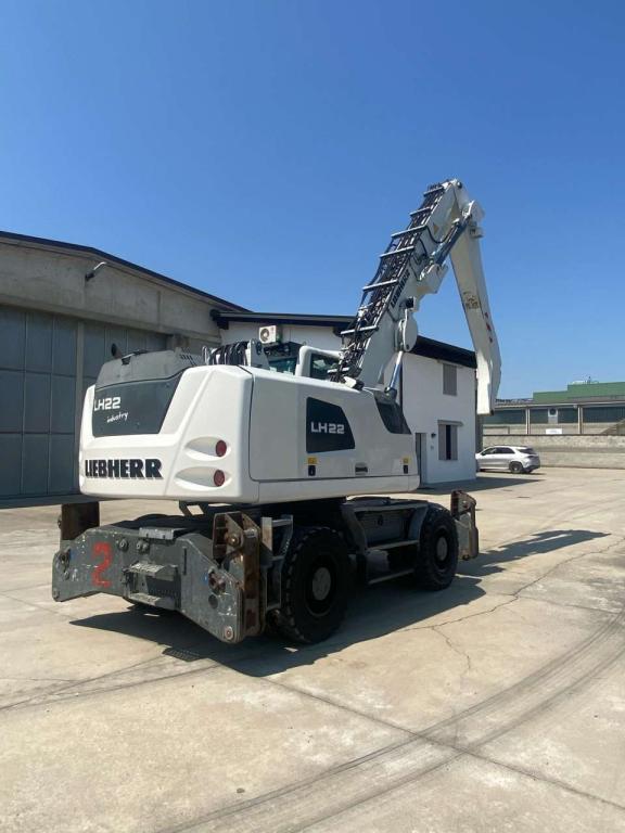 Liebherr LH 22 M Photo 1