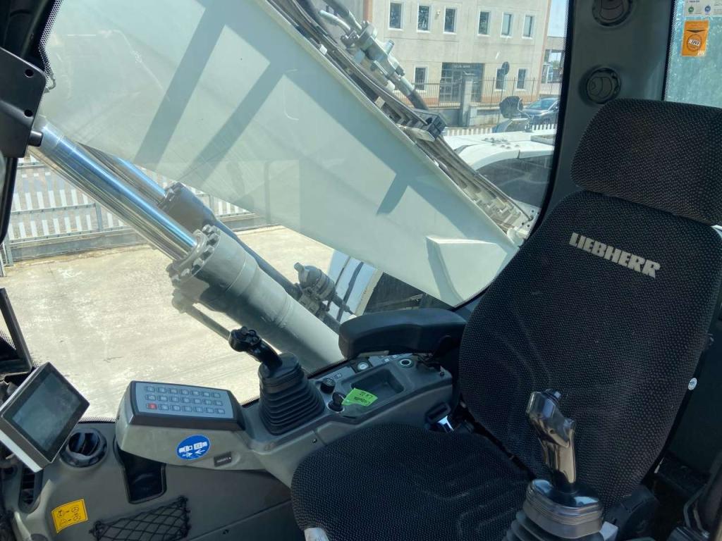 Liebherr LH 22 M Photo 10