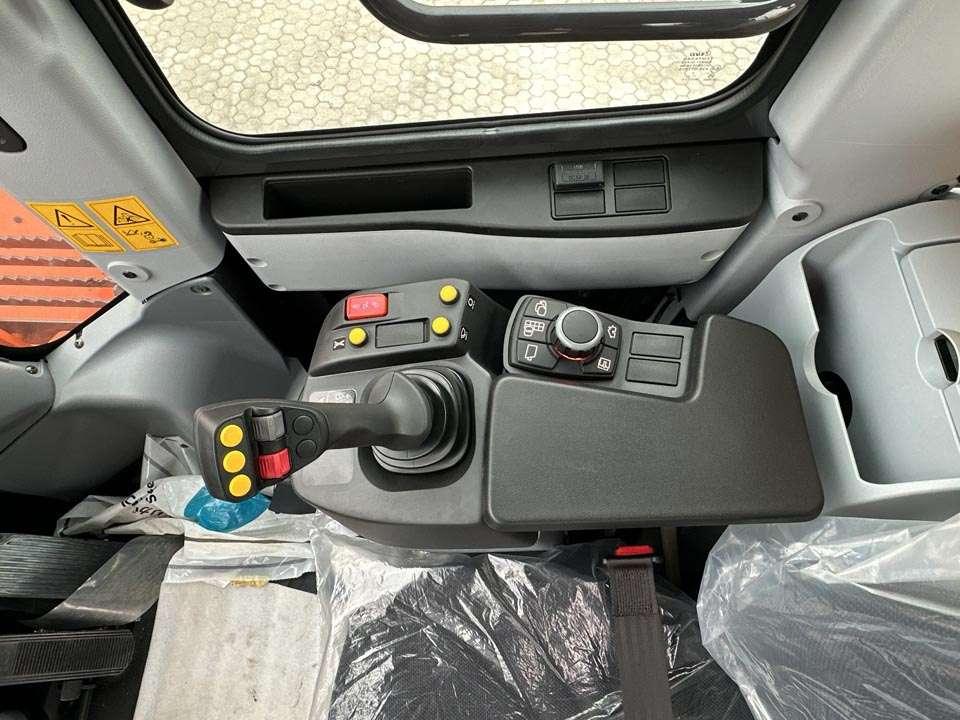 Hitachi ZW310-7 Photo 17