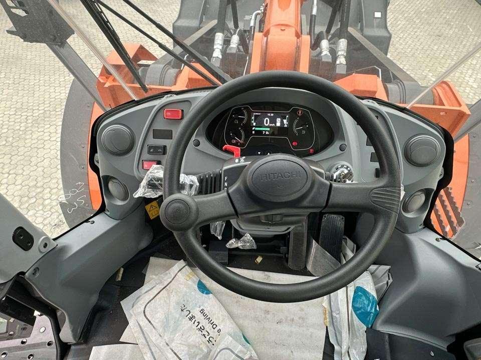 Hitachi ZW310-7 Photo 18