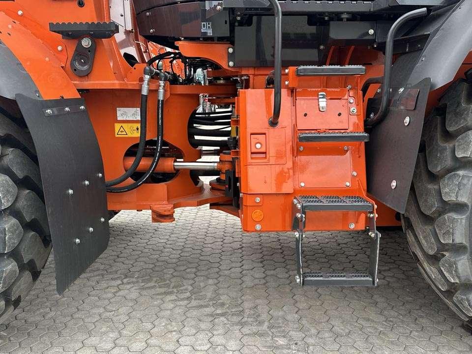 Hitachi ZW310-7 Photo 6