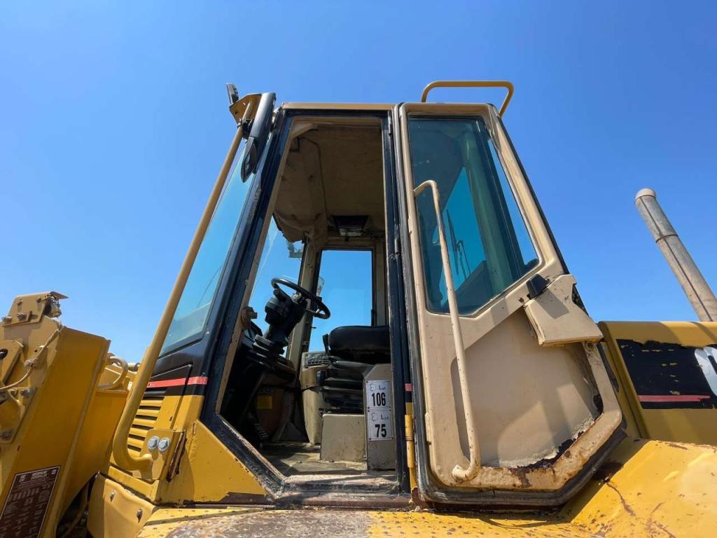 Caterpillar 938F Photo 16