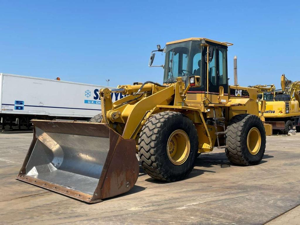 Caterpillar 938F Photo 2