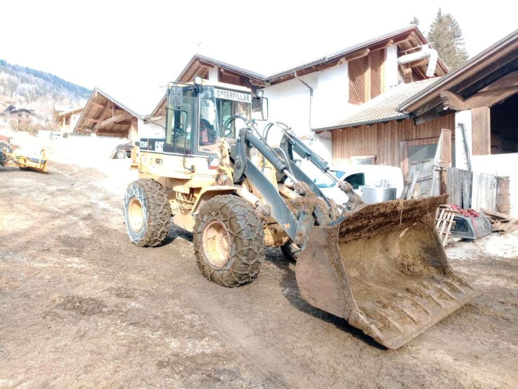 Caterpillar IT24F Photo 2