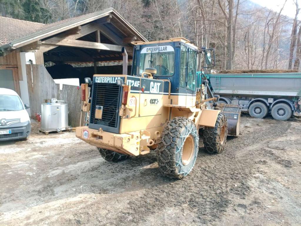 Caterpillar IT24F Photo 5