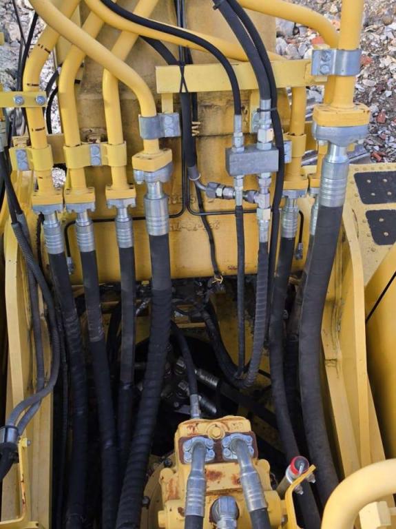 Komatsu PC360LC10 Photo 13
