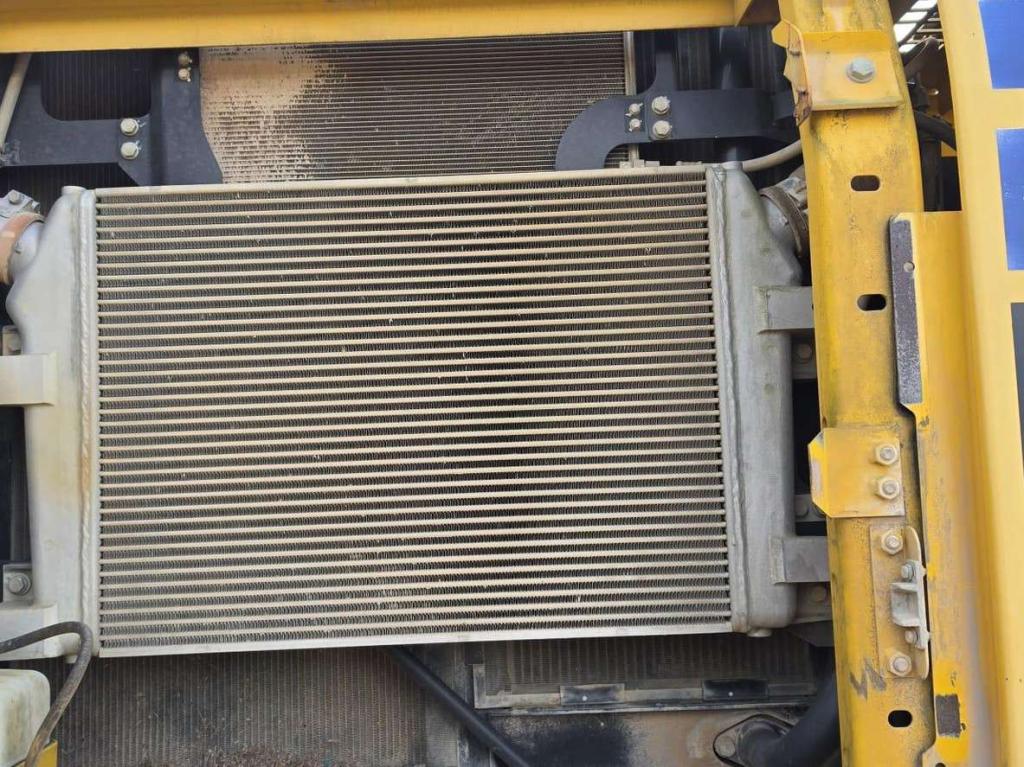 Komatsu PC360LC10 Photo 22