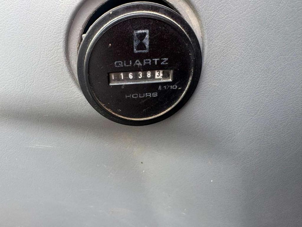 New Holland E245 Photo 6