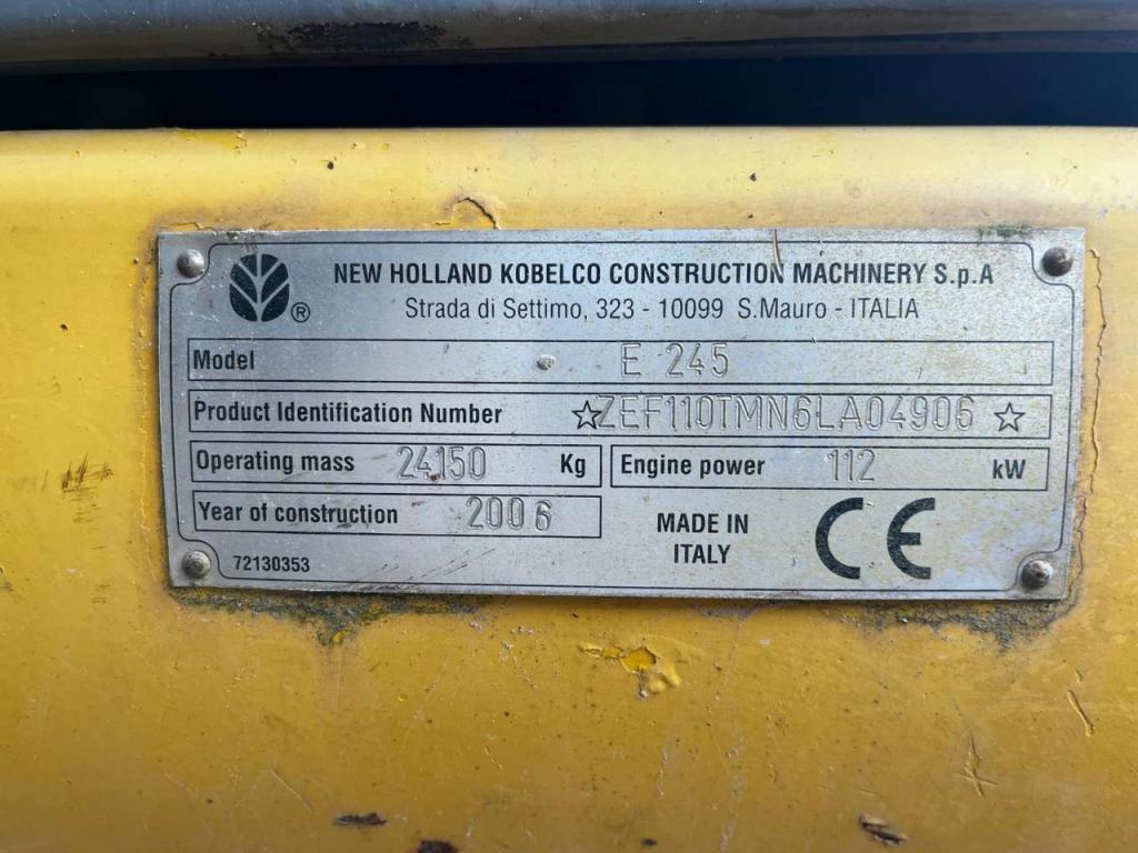 New Holland E245 Photo 7