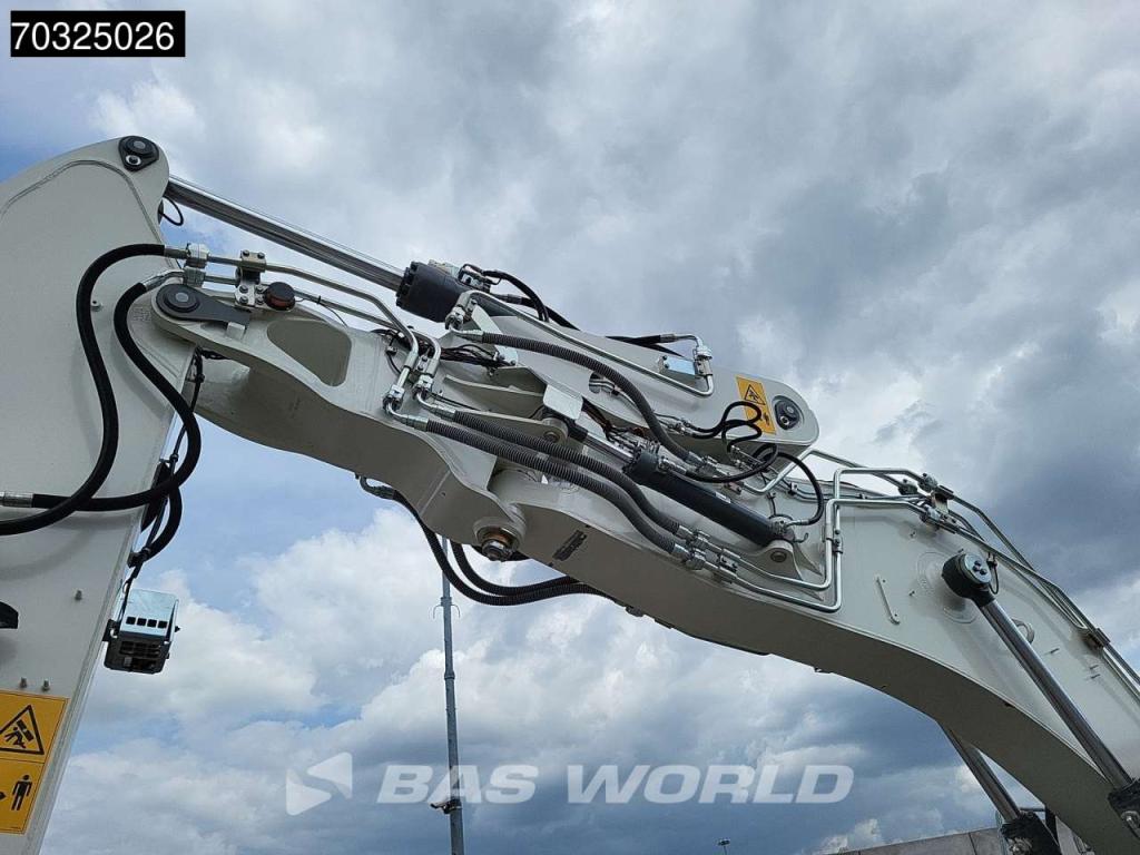Liebherr R924 LC Photo 16