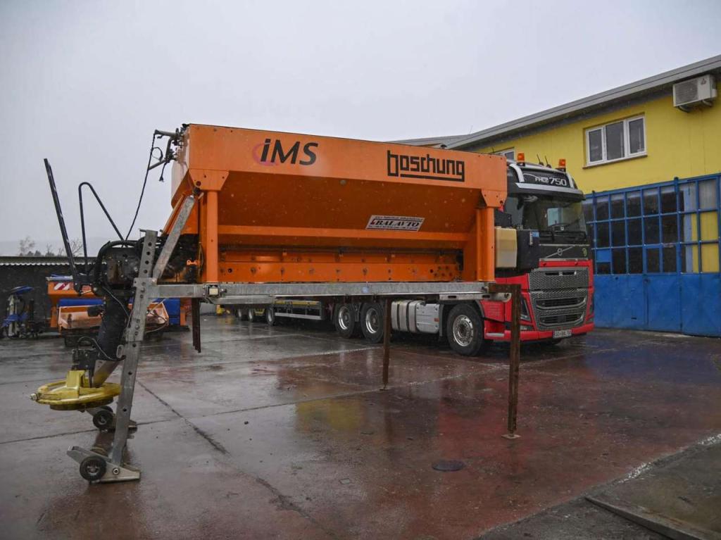 Boschung hopper-mounted spreader IMSSF B29050D Photo 9