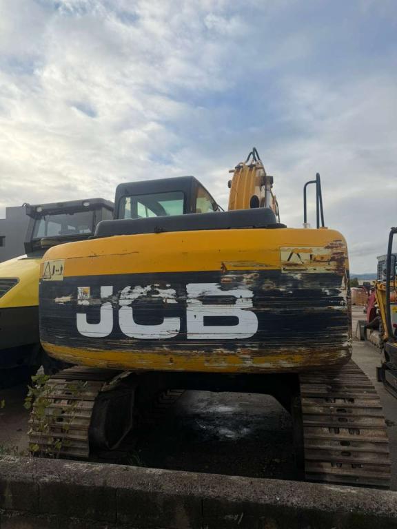 JCB JS130LC Photo 2