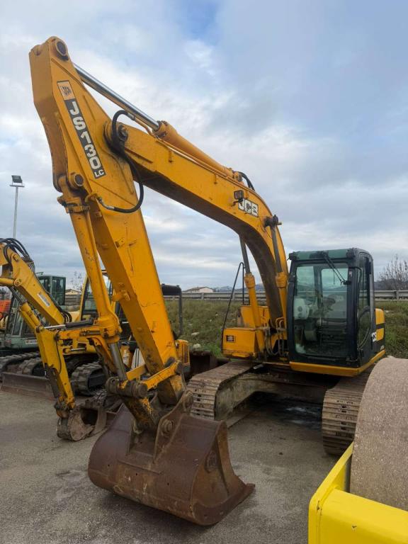 JCB JS130LC Photo 3