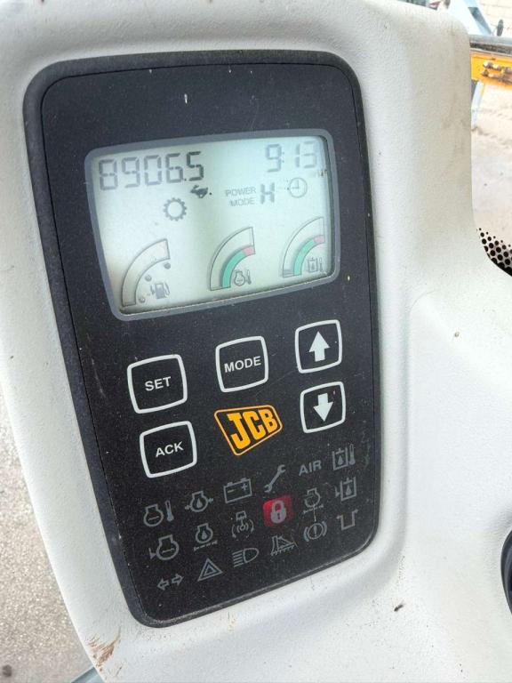 JCB JS130LC Photo 5