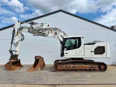 Liebherr R922LC - 2 Buckets Included / Automatic Greasing sold by Boss Machinery