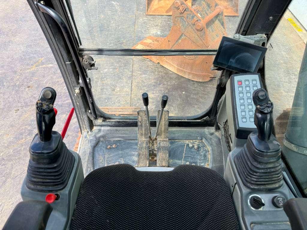 Liebherr R922LC - 2 Buckets Included / Automatic Greasing Photo 10
