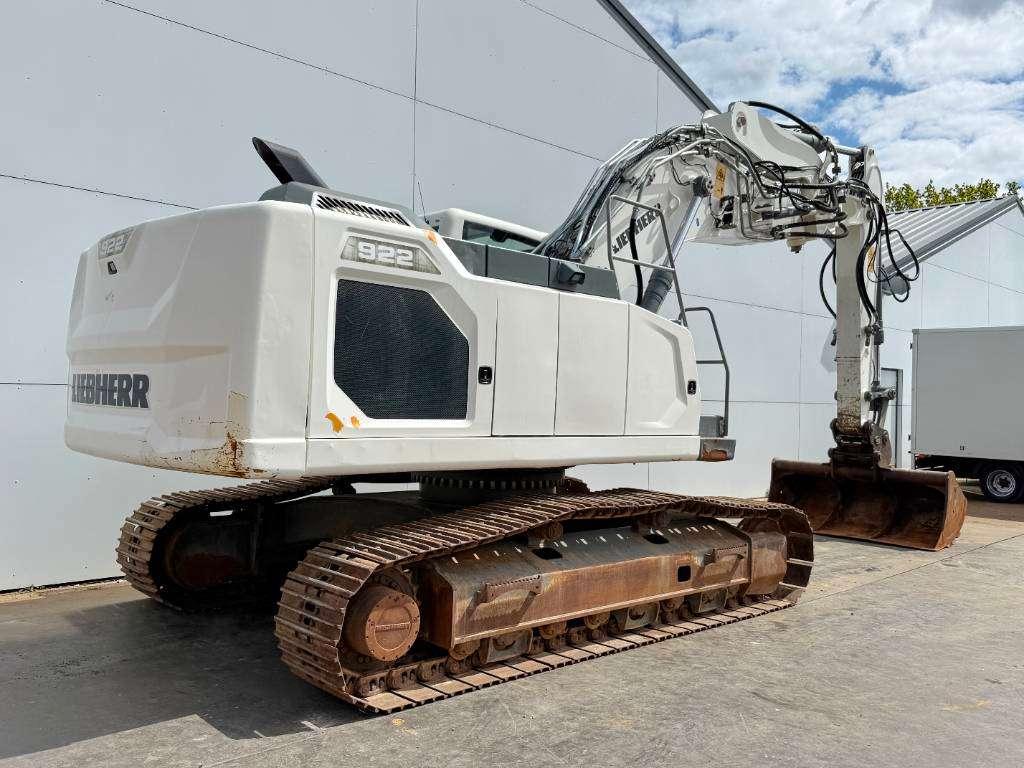 Liebherr R922LC - 2 Buckets Included / Automatic Greasing Photo 6