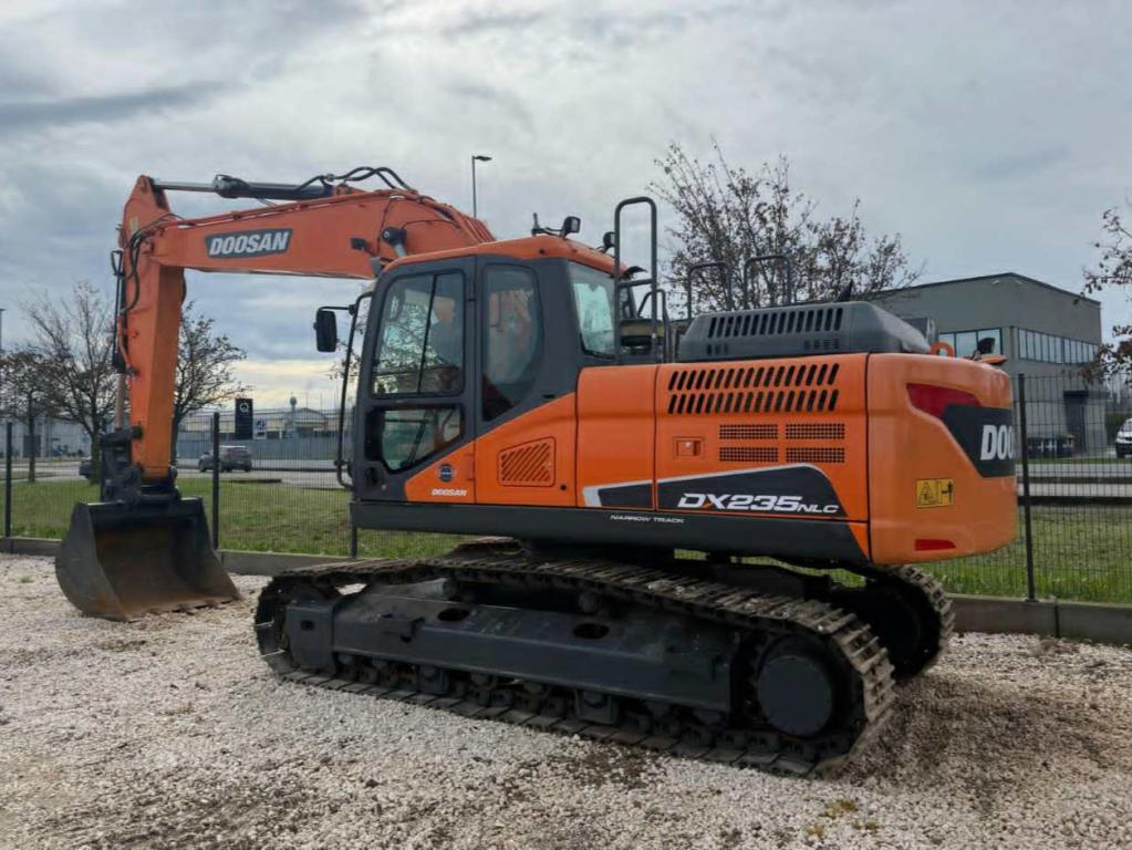 Doosan DX235-5 Photo 4