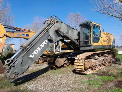 Volvo EC700B LC sold by CERVETTI TRACTOR Srl