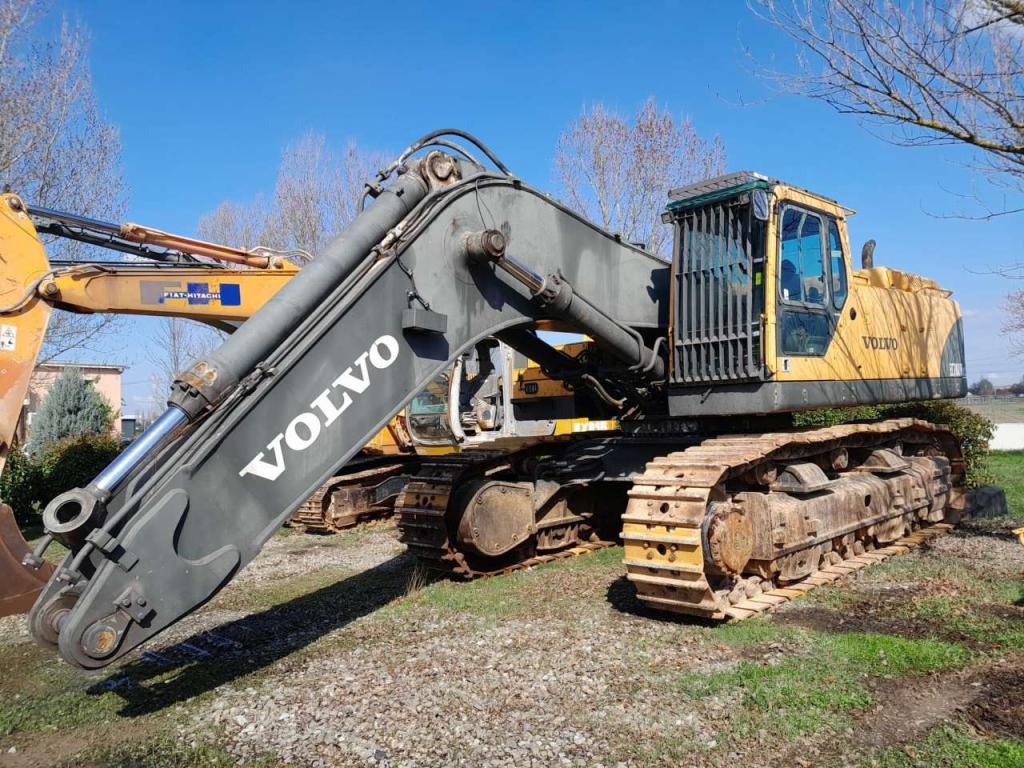 Volvo EC700B LC Photo 1