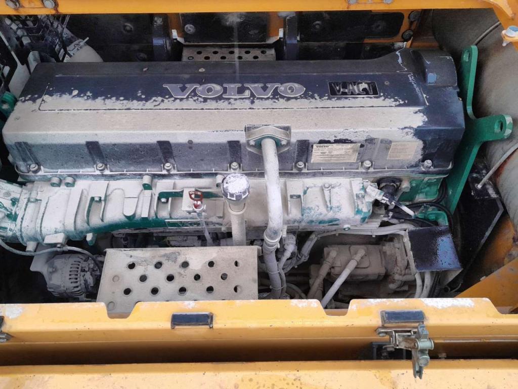 Volvo EC700B LC Photo 12