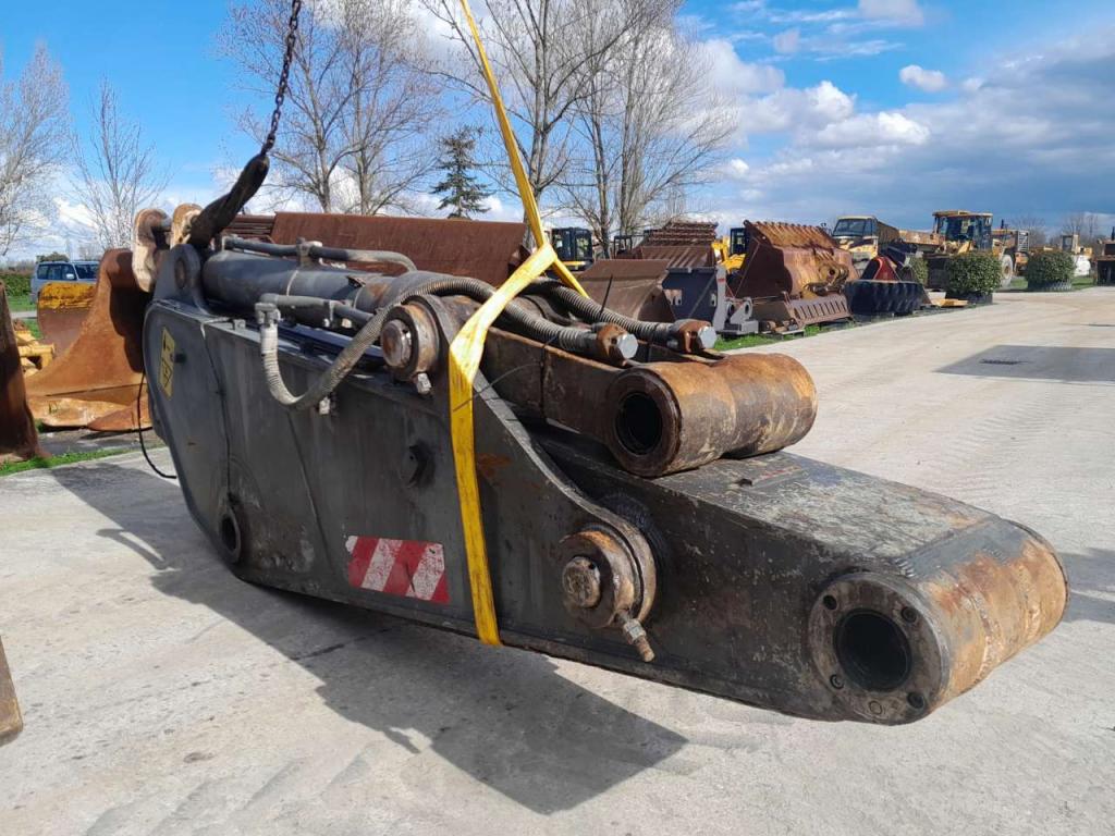 Volvo EC700B LC Photo 13