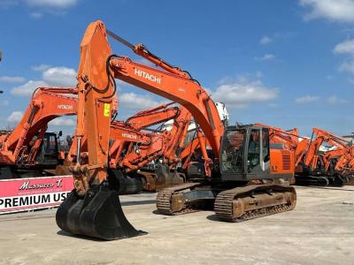 Hitachi ZX280LCN-3 sold by Massucco T. Srl