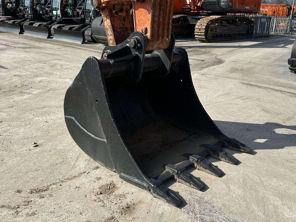 Hitachi ZX280LCN-3 Photo 6
